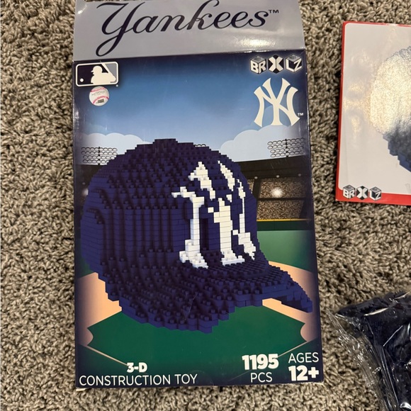 NIB Yankees Mini Block building Set - Picture 2 of 3